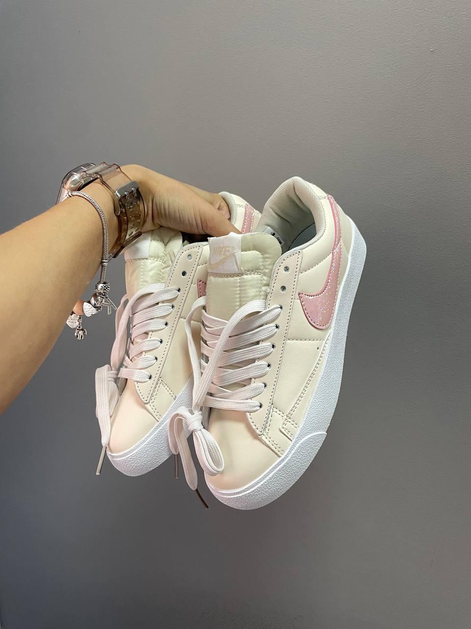 Nike Blazer Low Glitter Pink