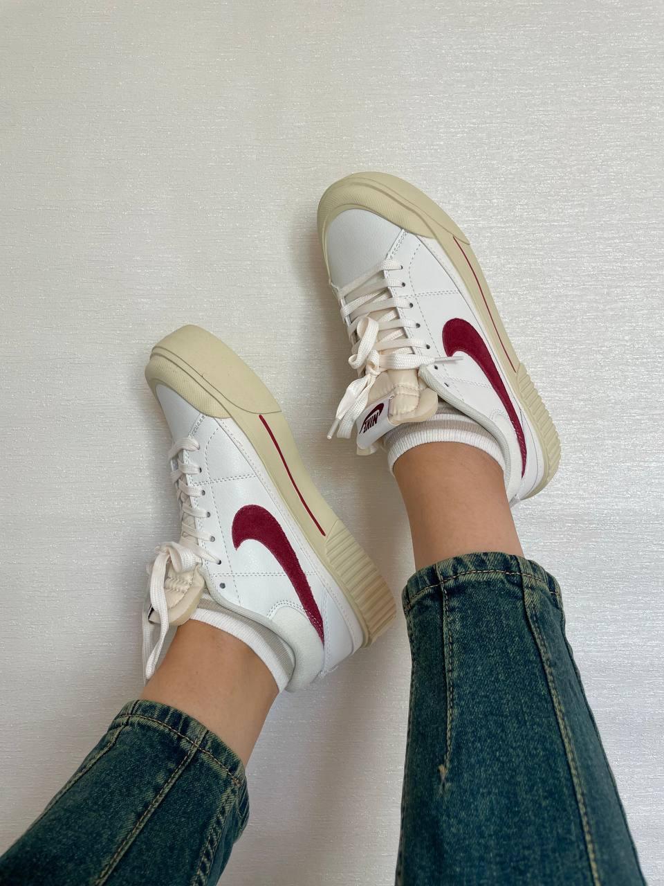 Court Legacy Lift Coconut White Red