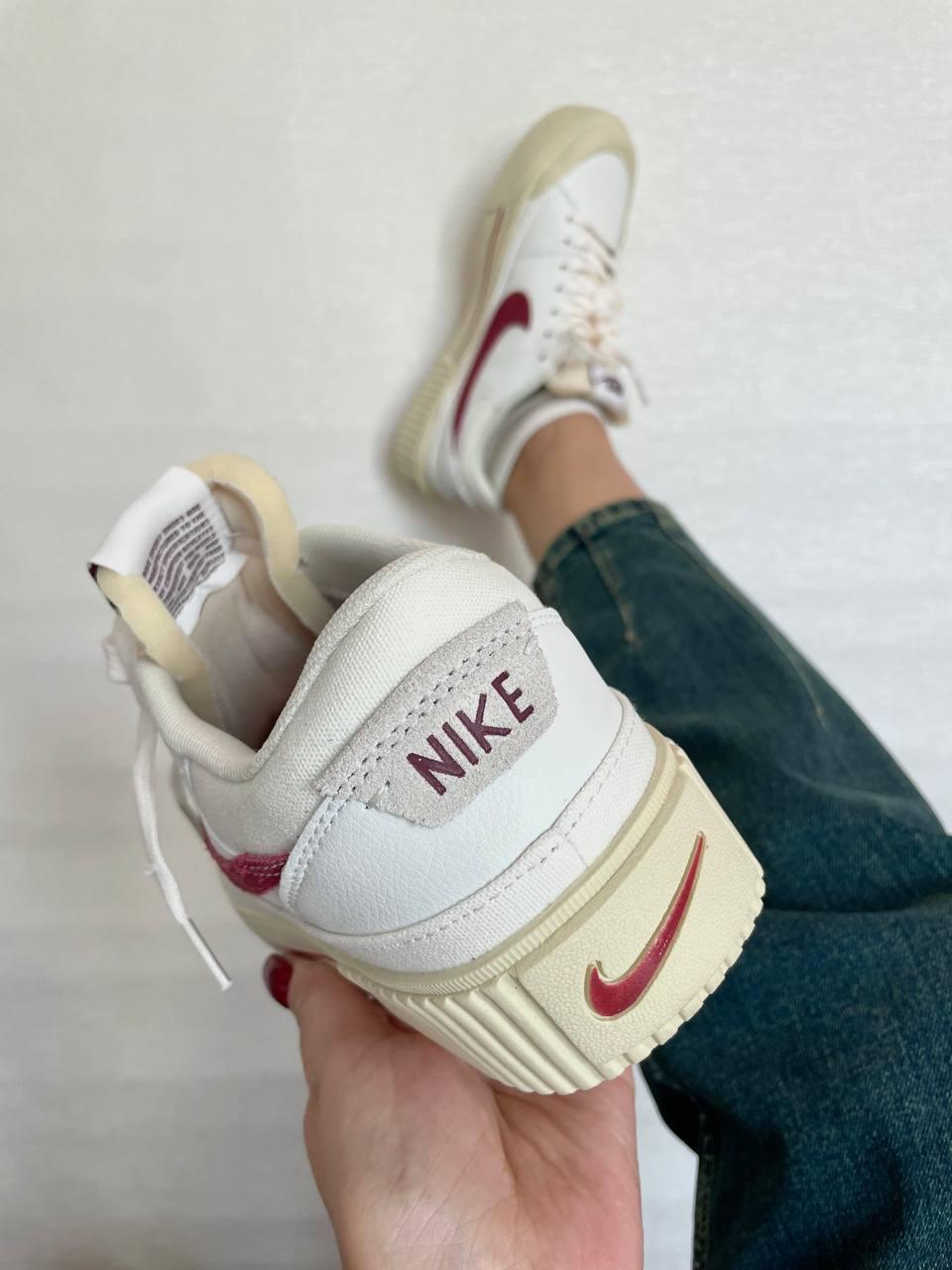 Court Legacy Lift Coconut White Red