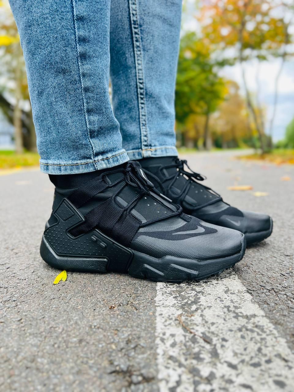 Nike Huarachi Gripp Zip Treple Black