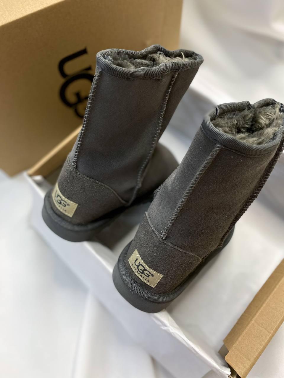 UGG Classic Short Gray