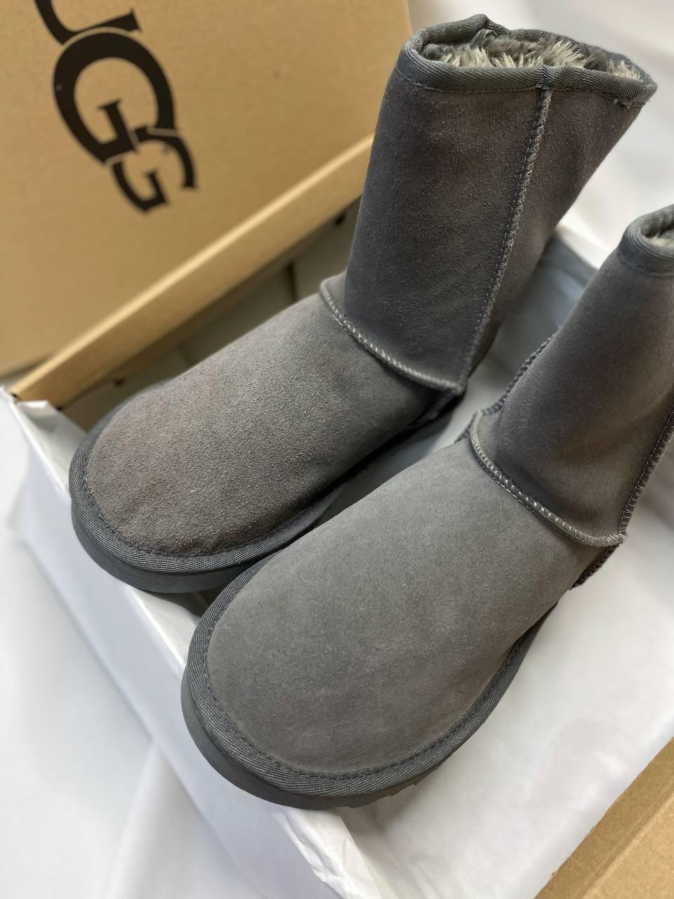 UGG Classic Short Gray