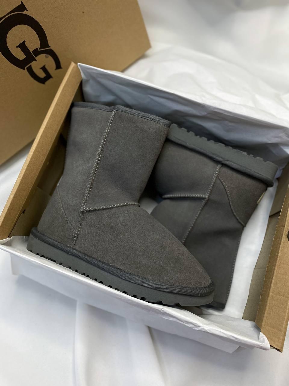 UGG Classic Short Gray