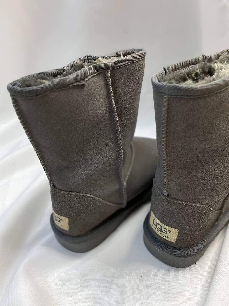 UGG Classic Short Gray