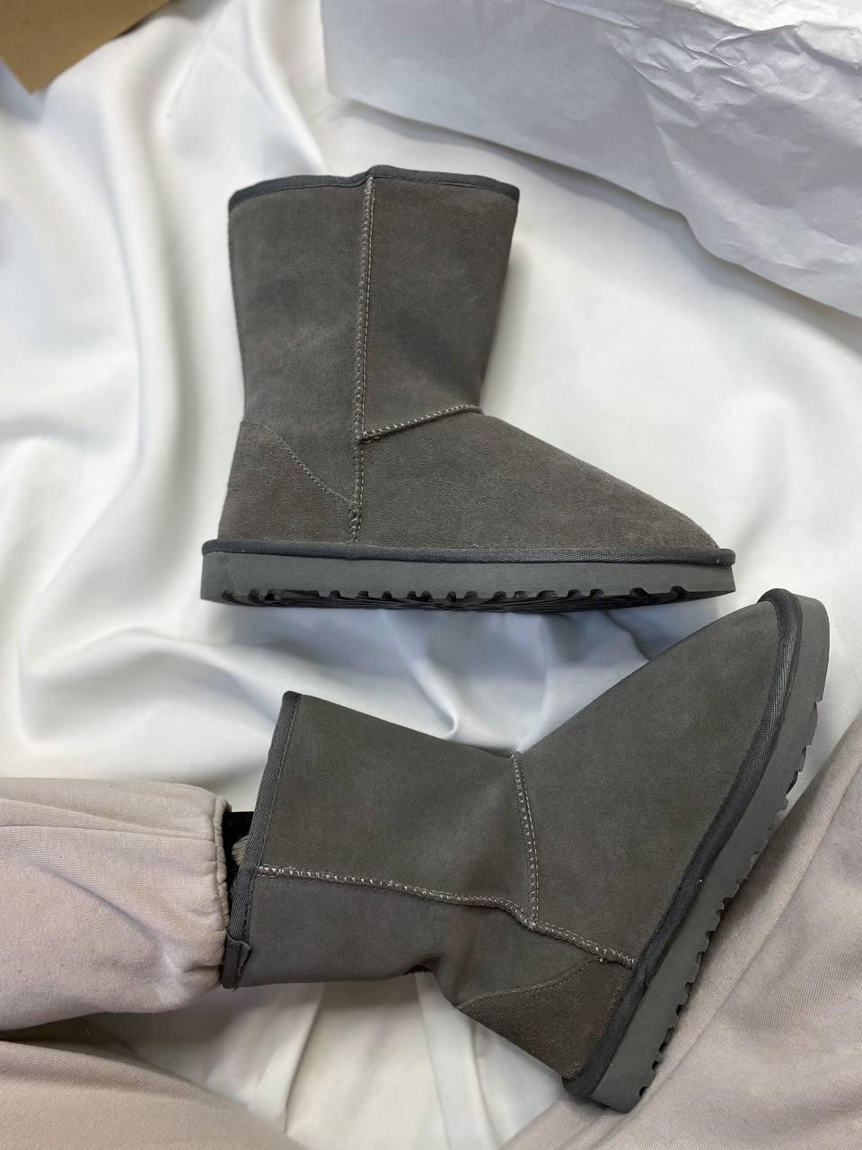 UGG Classic Short Gray