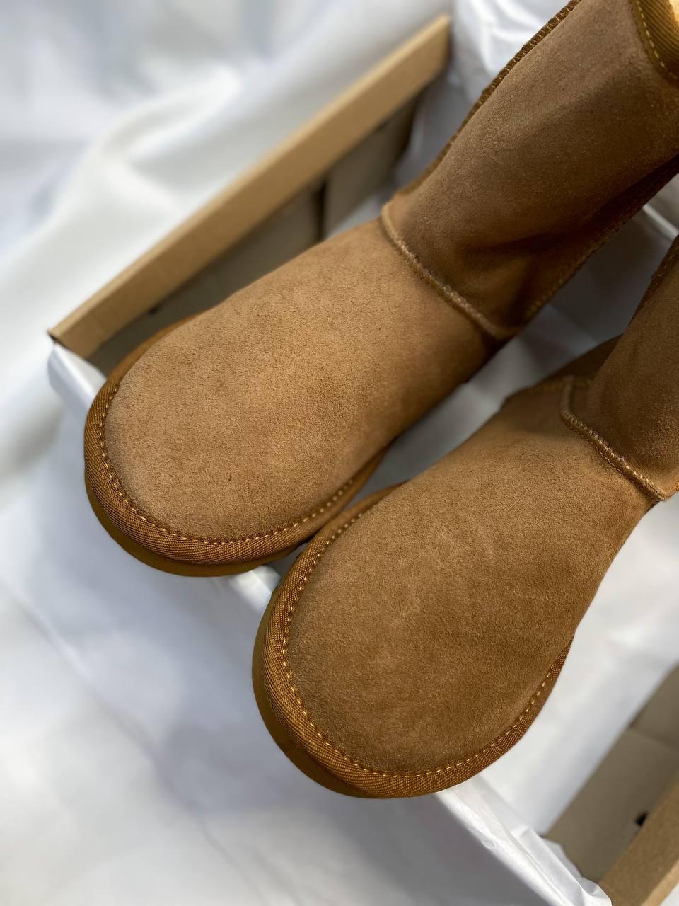 UGG Classic Short Light Brown
