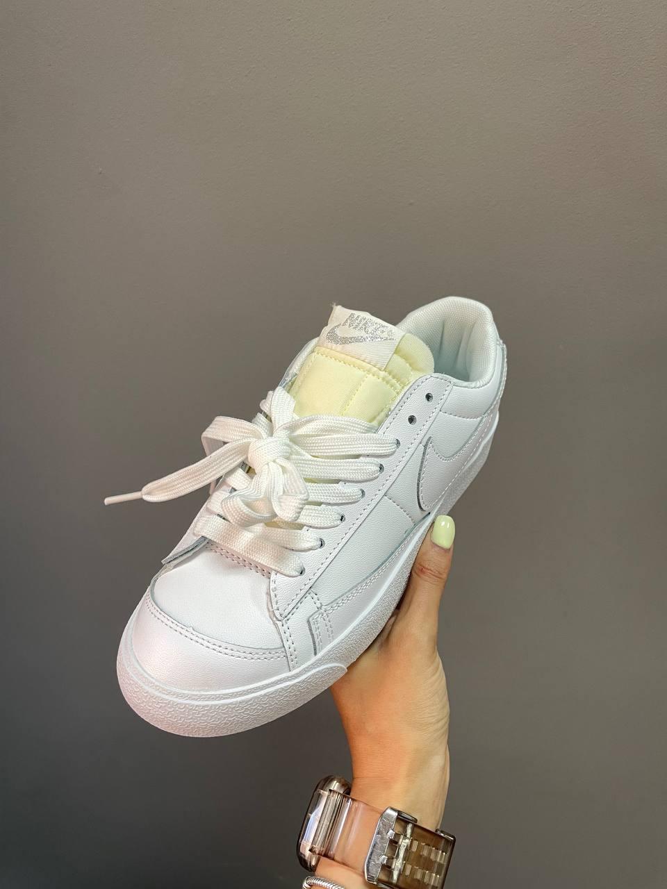 Nike Blazer Low White