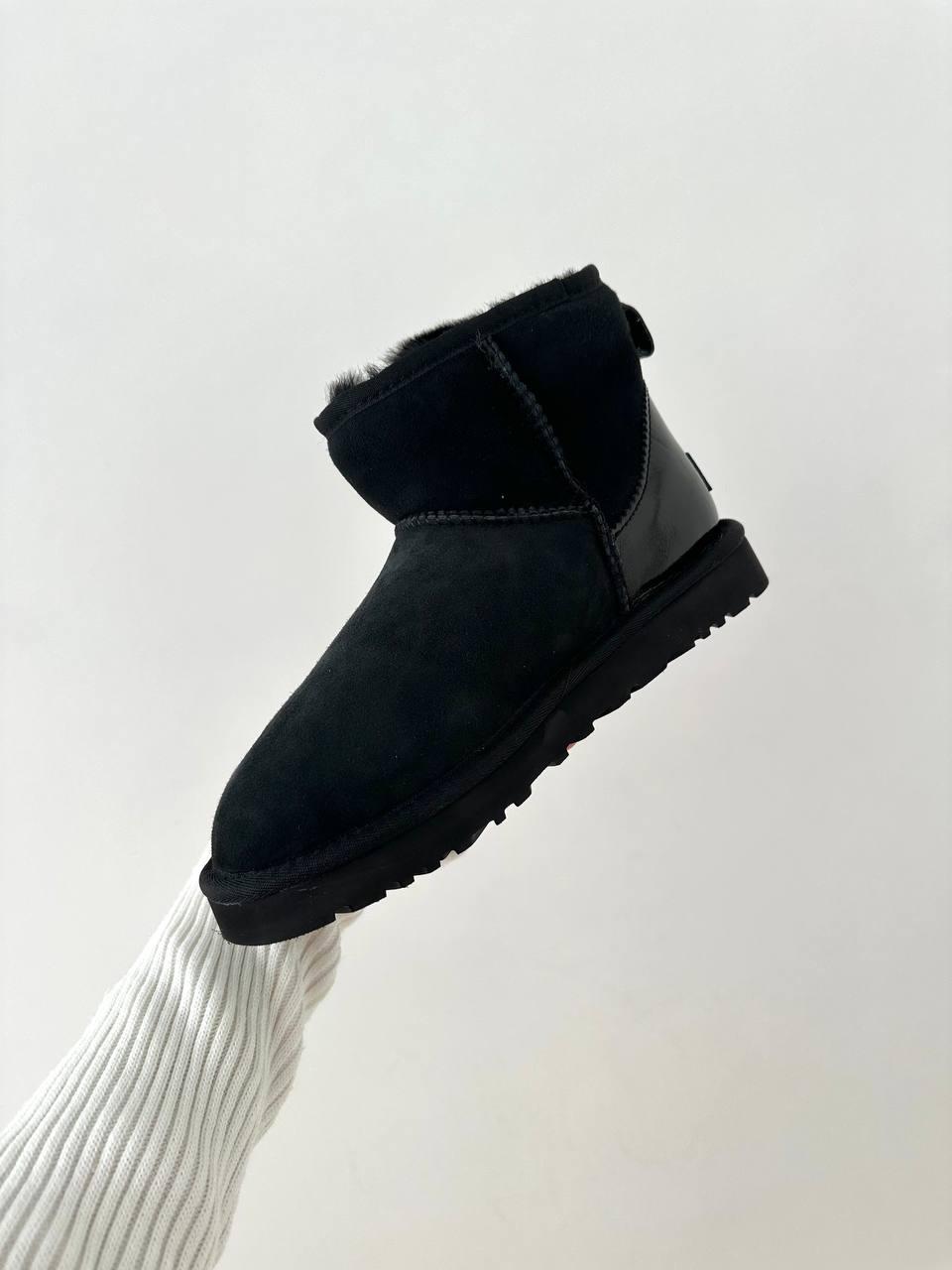 Ugg Classic Mini Black LACQUER