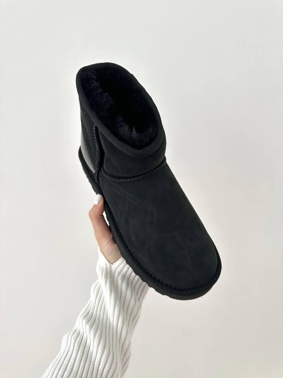 Ugg Classic Mini Black LACQUER