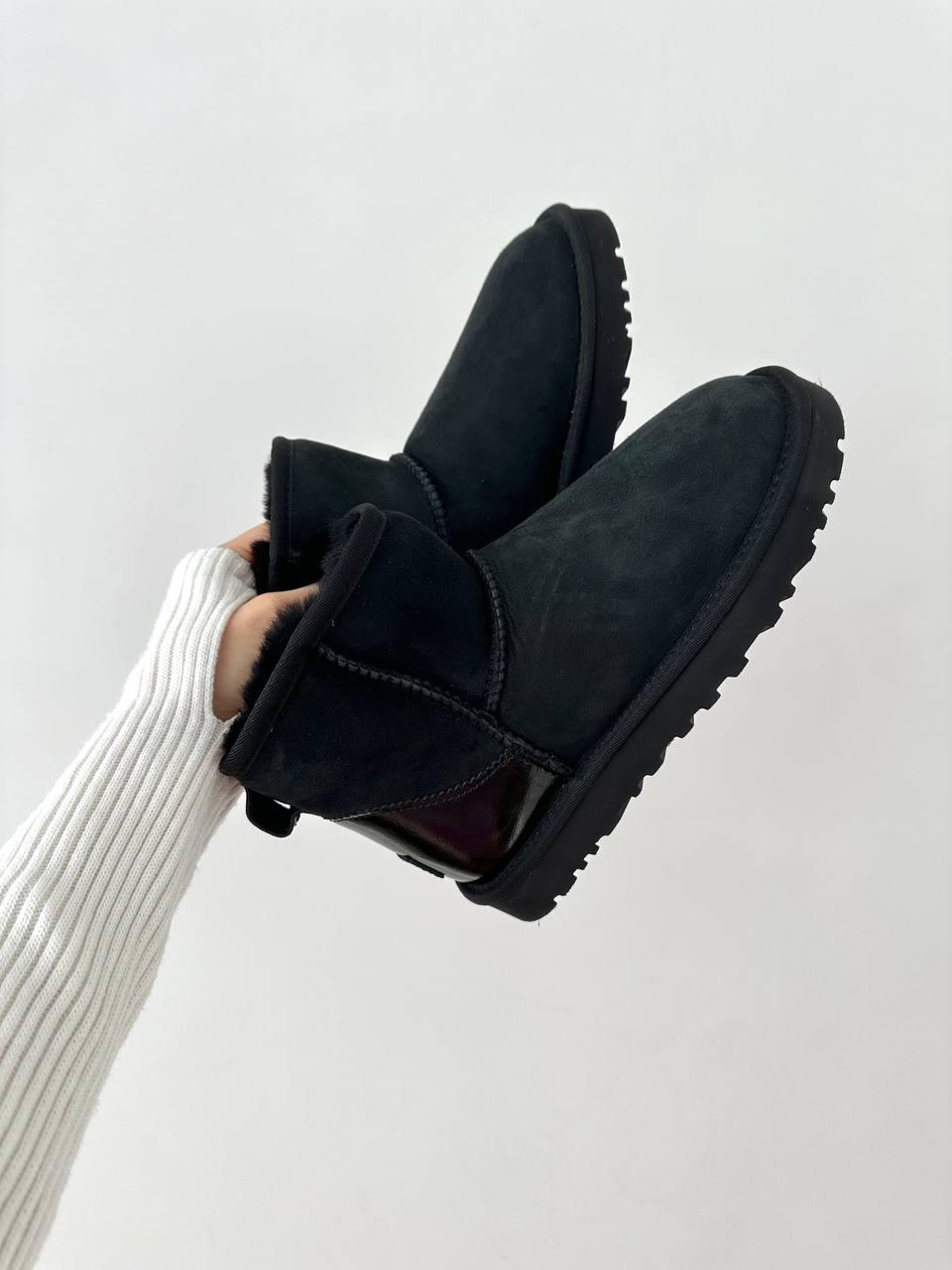 Ugg Classic Mini Black LACQUER