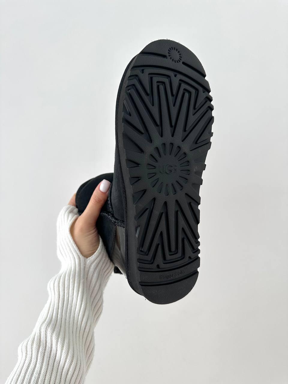 Ugg Classic Mini Black LACQUER