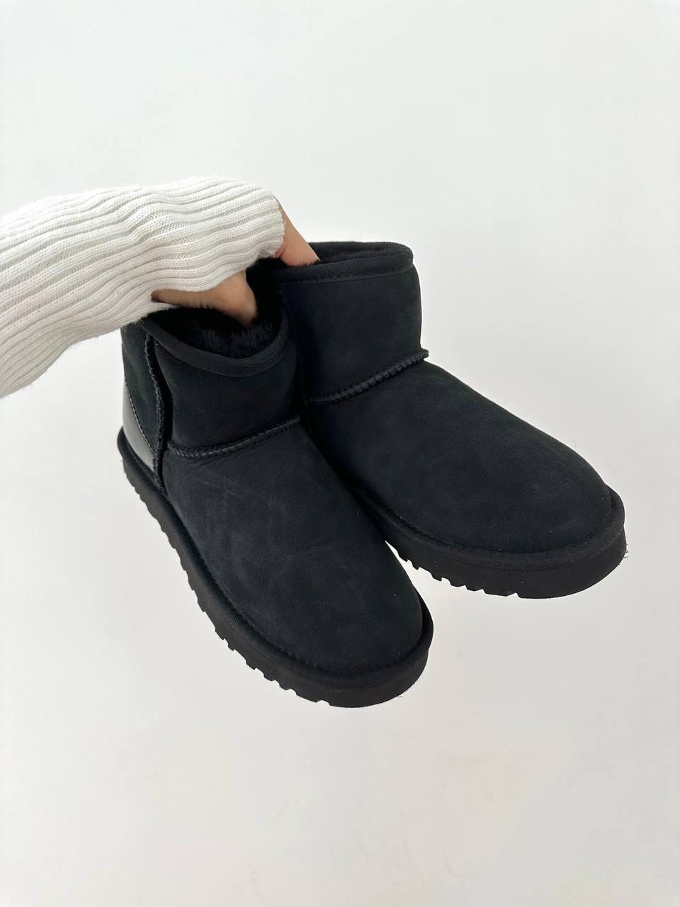 Ugg Classic Mini Black LACQUER