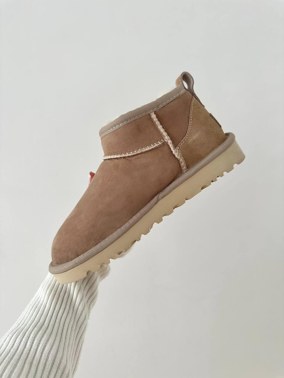 Ugg Ultra Mini Sand Suede v2