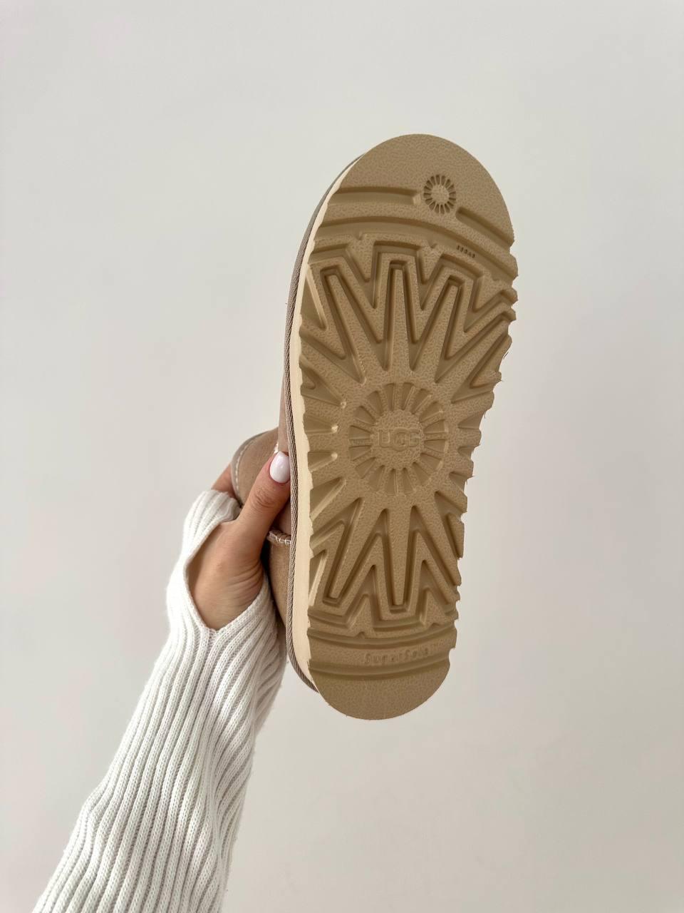 Ugg Ultra Mini Sand Suede v2