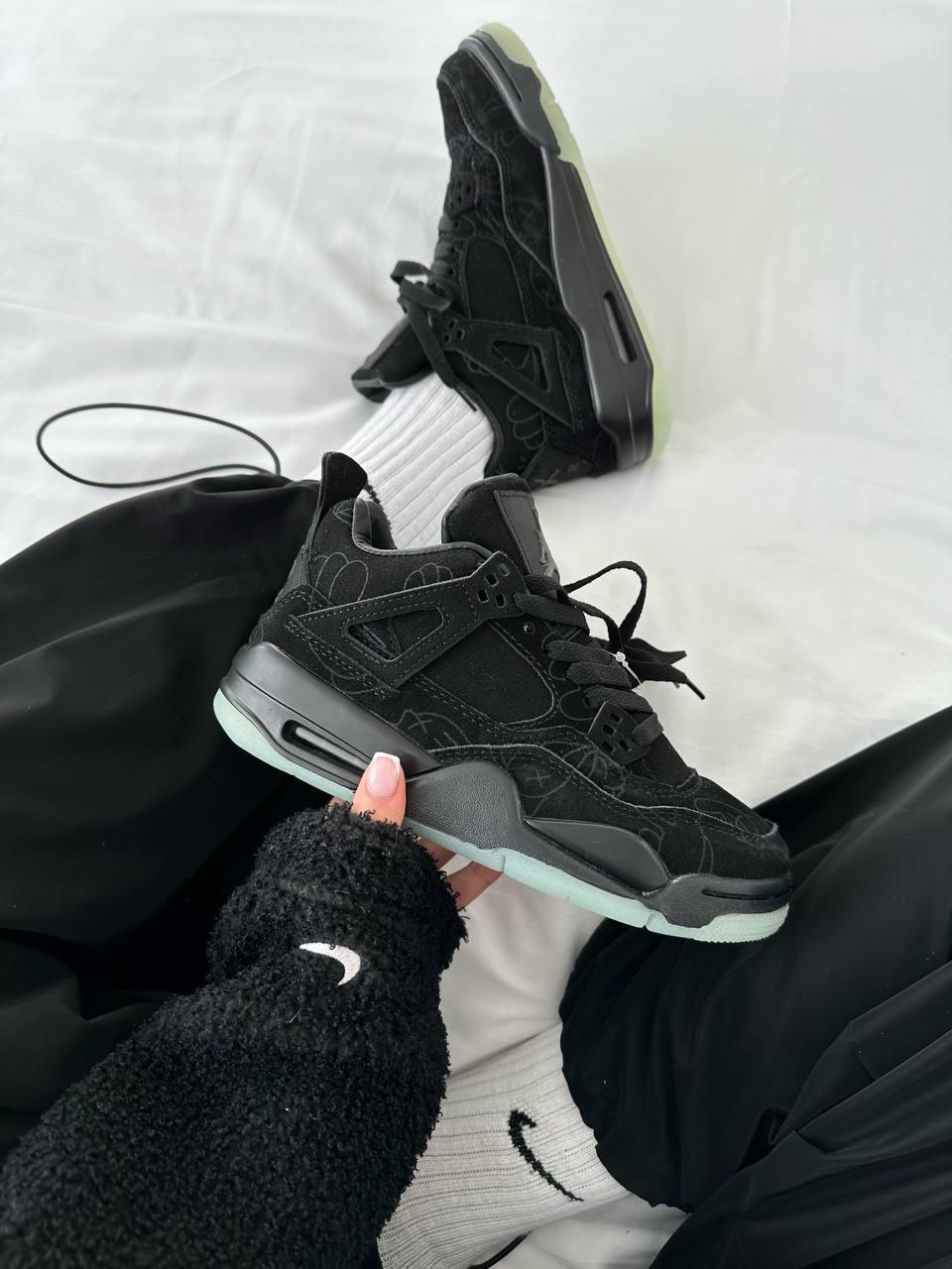 Nike Air JORDAN 4 x Kaws Black