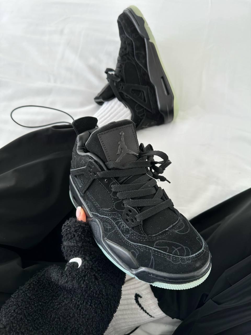 Nike Air JORDAN 4 x Kaws Black