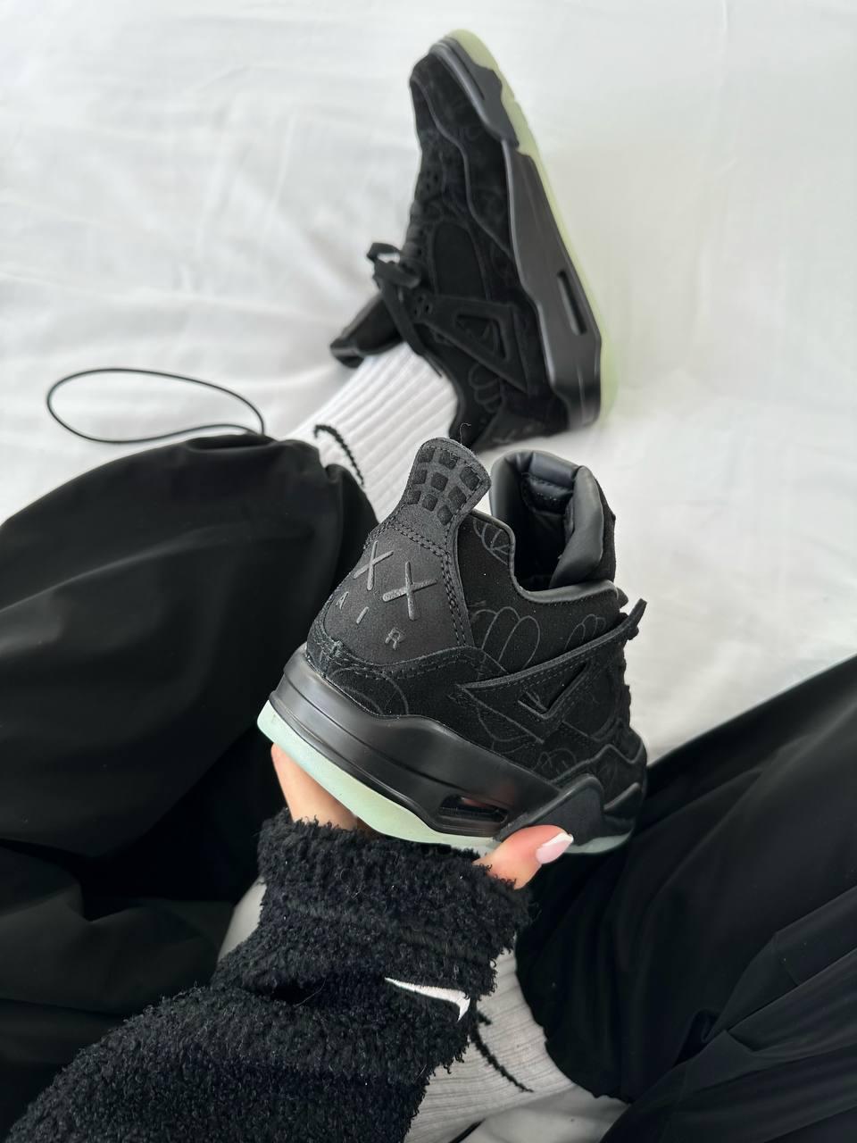 Nike Air JORDAN 4 x Kaws Black