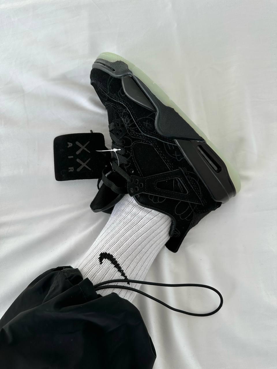 Nike Air JORDAN 4 x Kaws Black