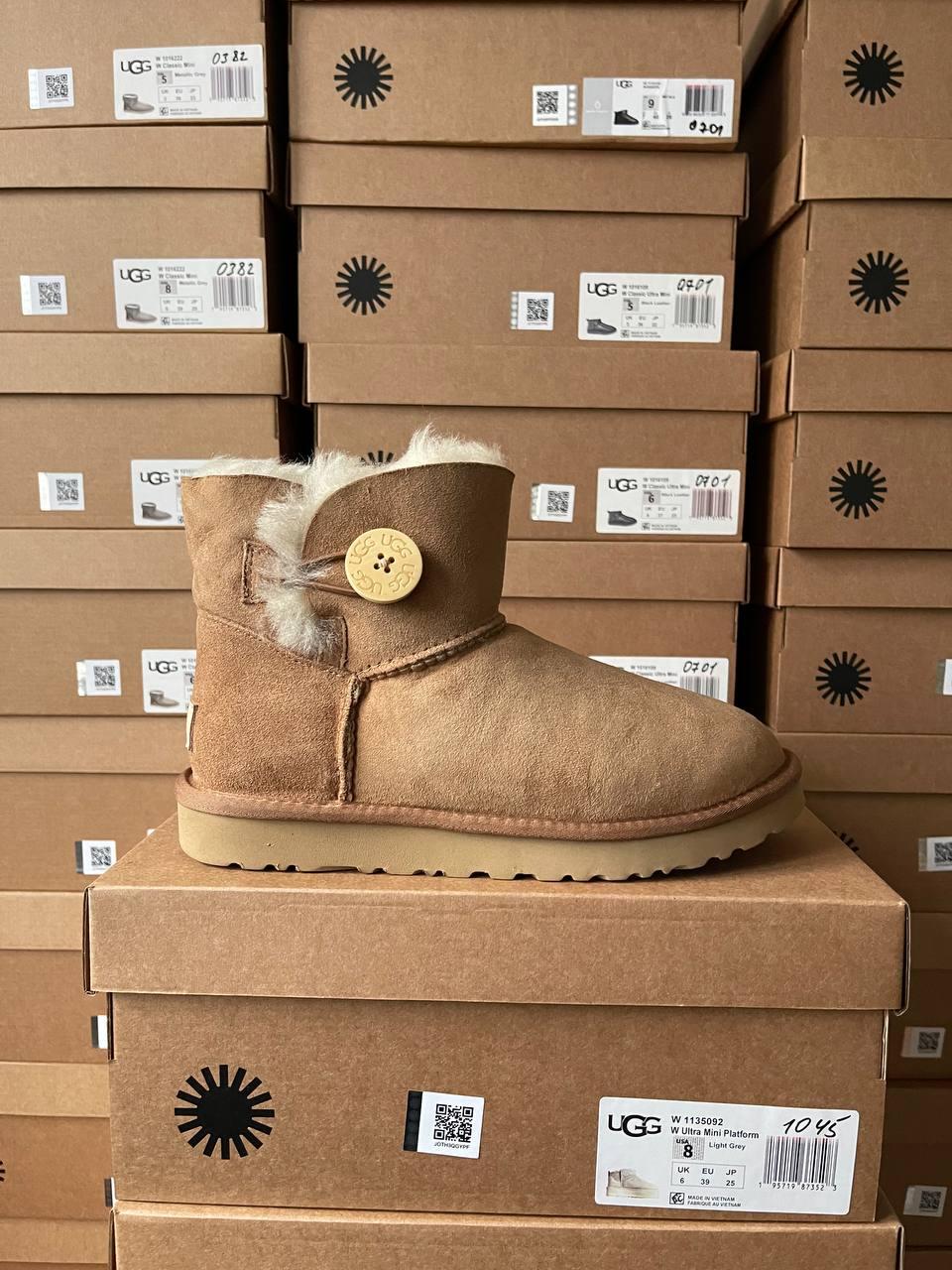 Ugg Mini Bailey Button Chestnut
