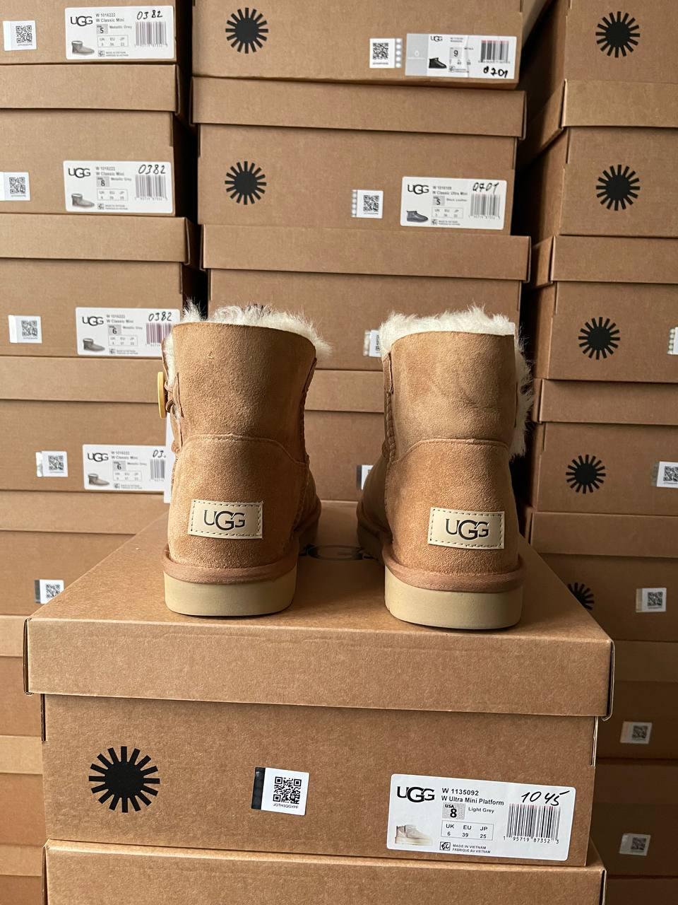 Ugg Mini Bailey Button Chestnut