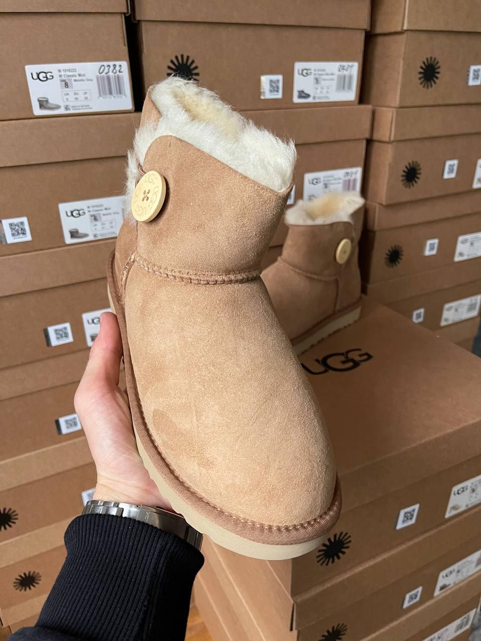 Ugg Mini Bailey Button Chestnut