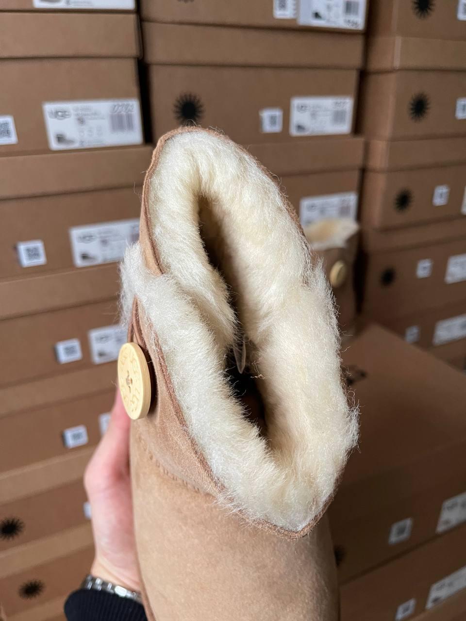 Ugg Mini Bailey Button Chestnut
