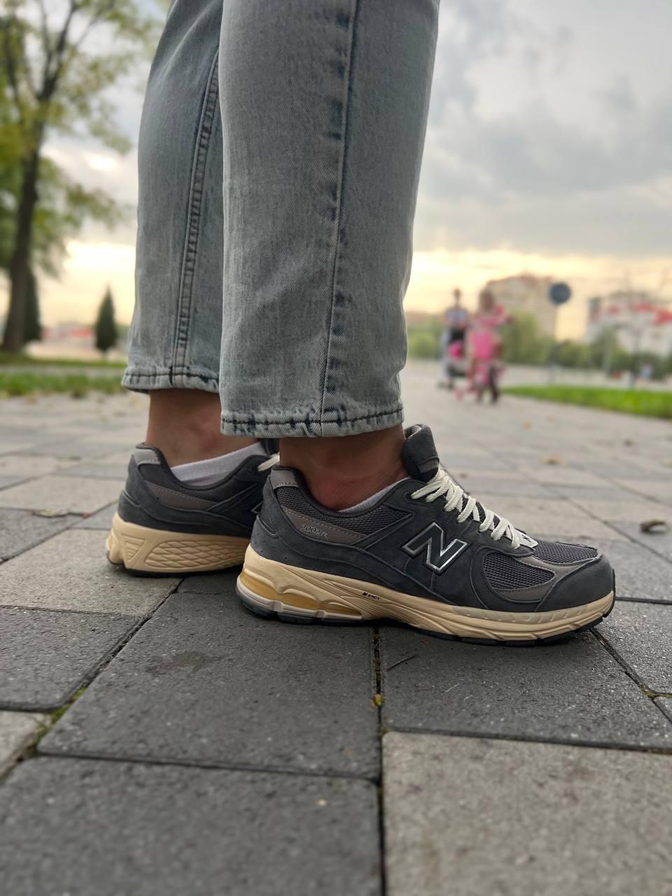 New Balance M2002R Grey Beige