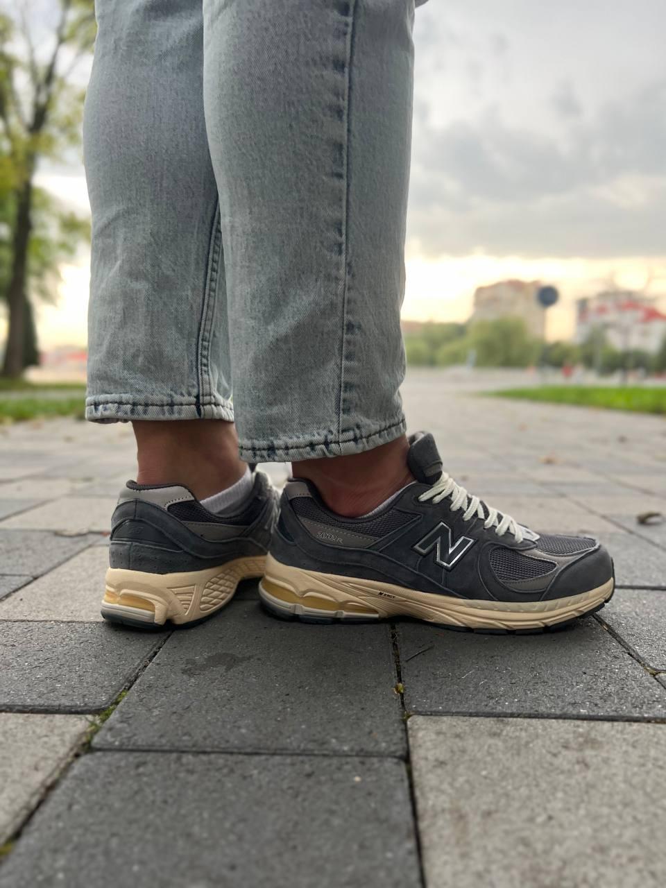 New Balance M2002R Grey Beige