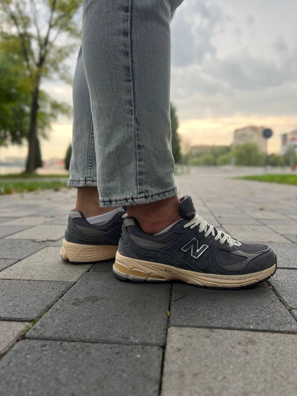 New Balance M2002R Grey Beige
