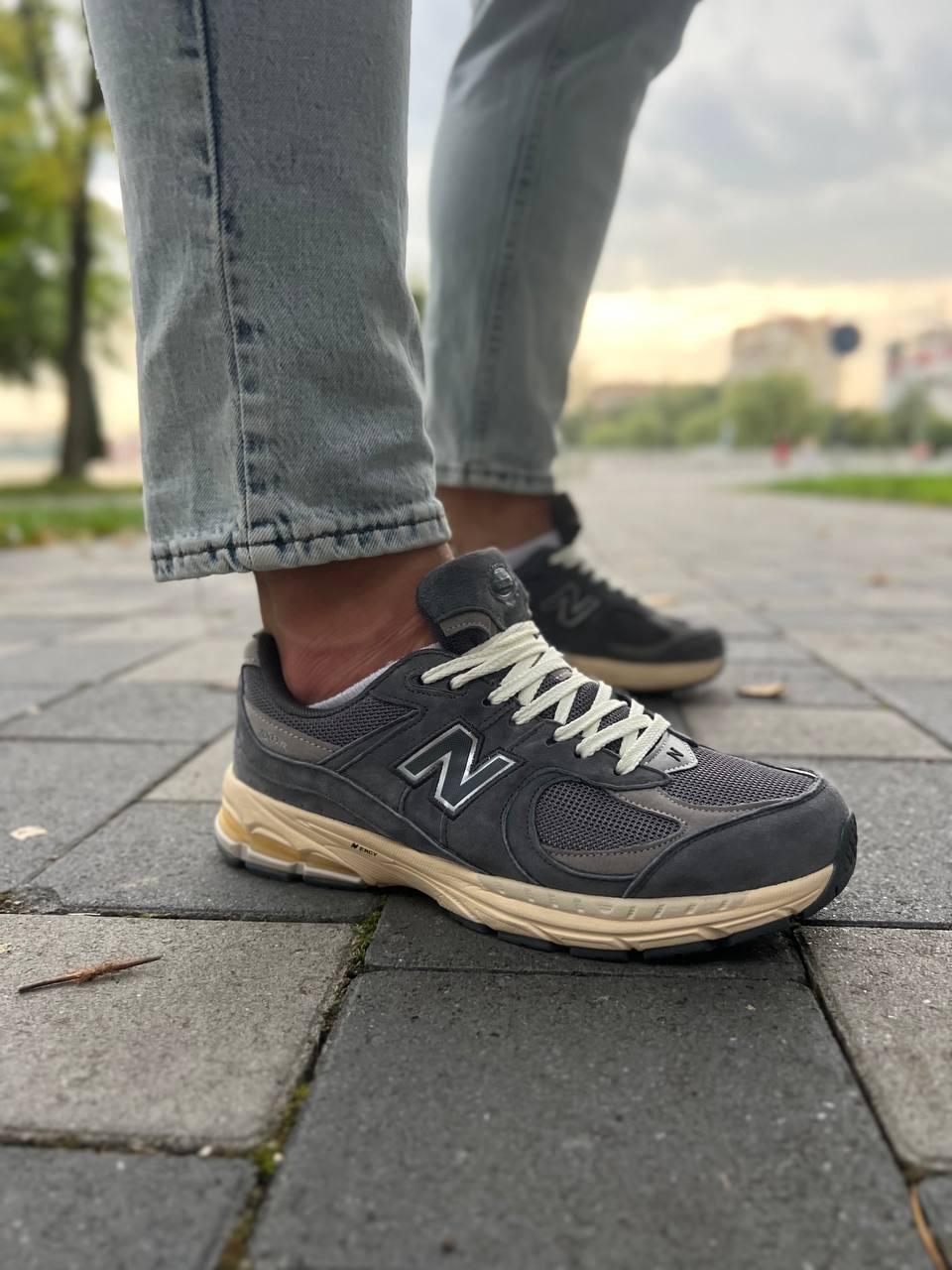 New Balance M2002R Grey Beige