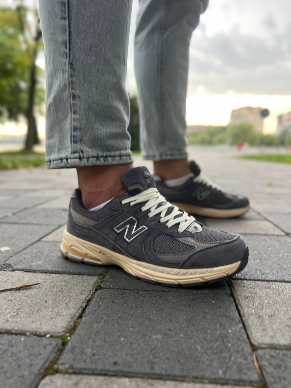New Balance M2002R Grey Beige
