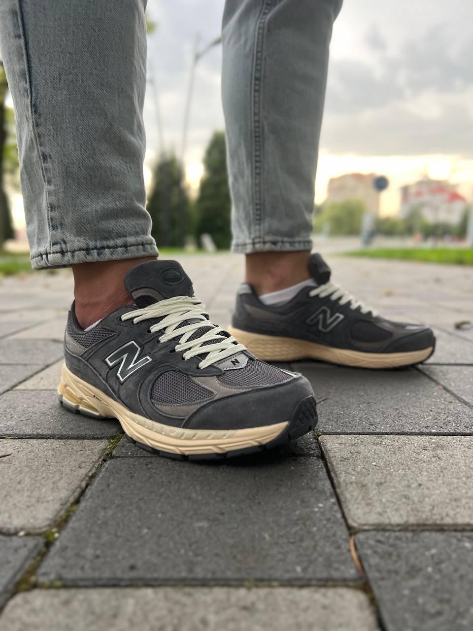 New Balance M2002R Grey Beige