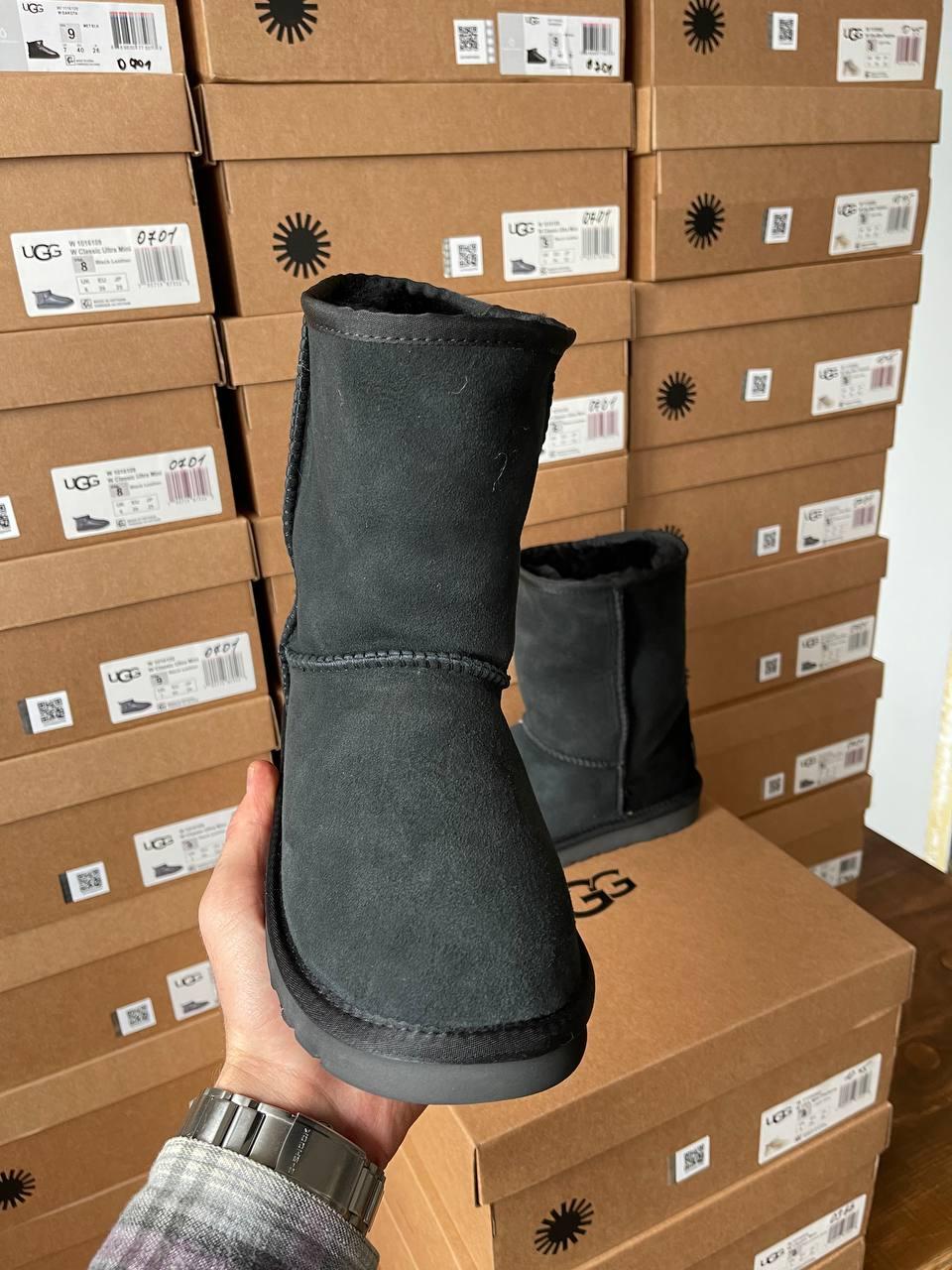 Ugg Classic Short II Black