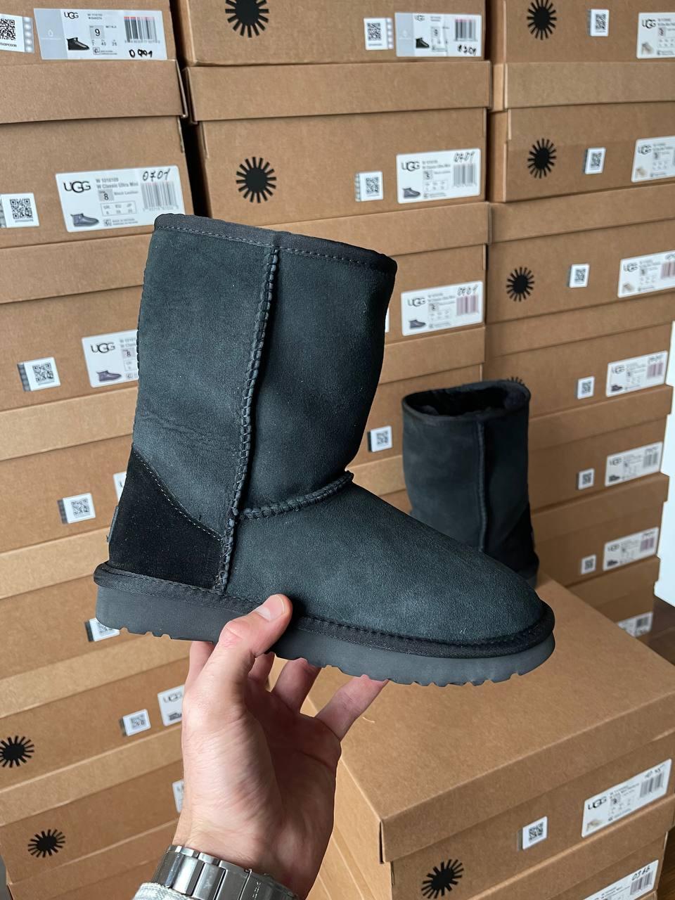 Ugg Classic Short II Black
